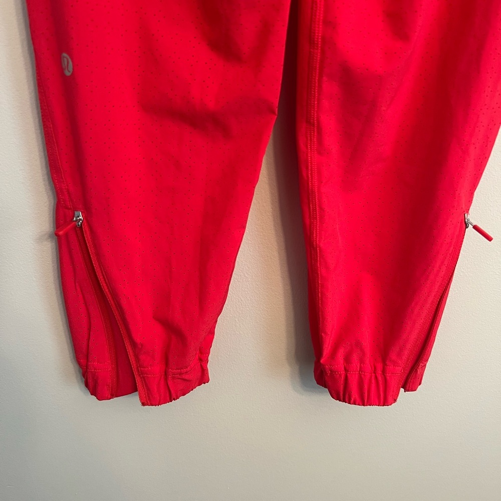 NWT Lululemon Adapted State High Rise Perforated Joggers, “Red Glow” size 0 - Picture 4 of 6